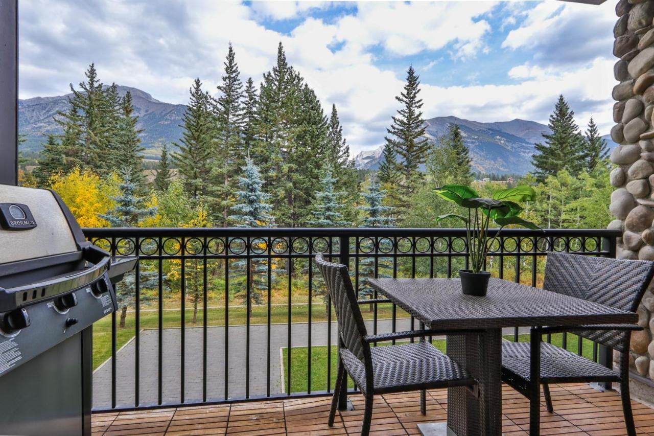 The Mountaineer By Instantsuites Pool & Hottub Canmore Ngoại thất bức ảnh