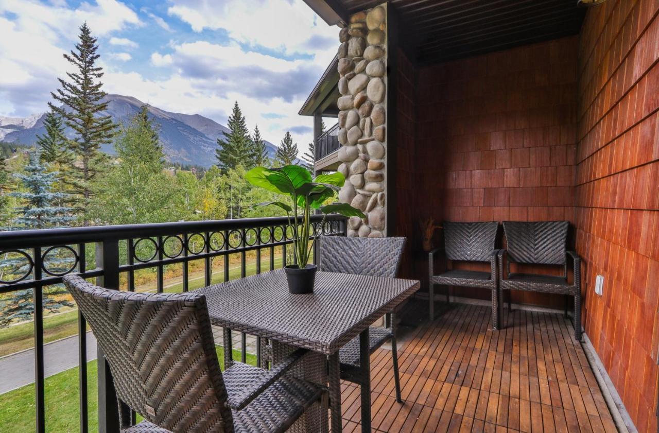 The Mountaineer By Instantsuites Pool & Hottub Canmore Ngoại thất bức ảnh