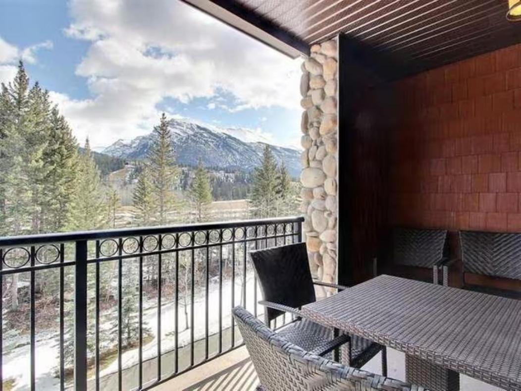 The Mountaineer By Instantsuites Pool & Hottub Canmore Ngoại thất bức ảnh